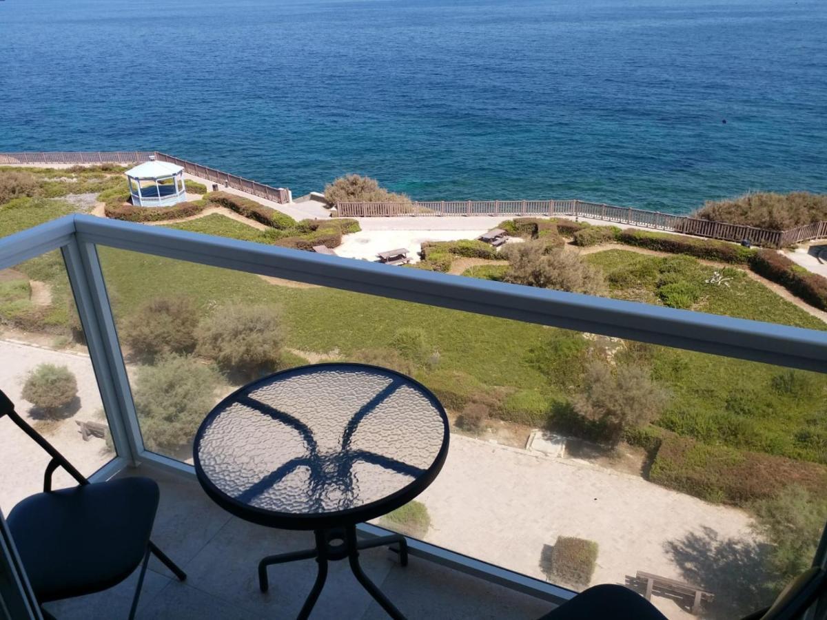 Seafront No 10 Apartment *